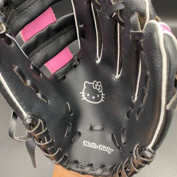 Hello kitty baseball glove 9.5” left handed glove - Picture 5 of 5